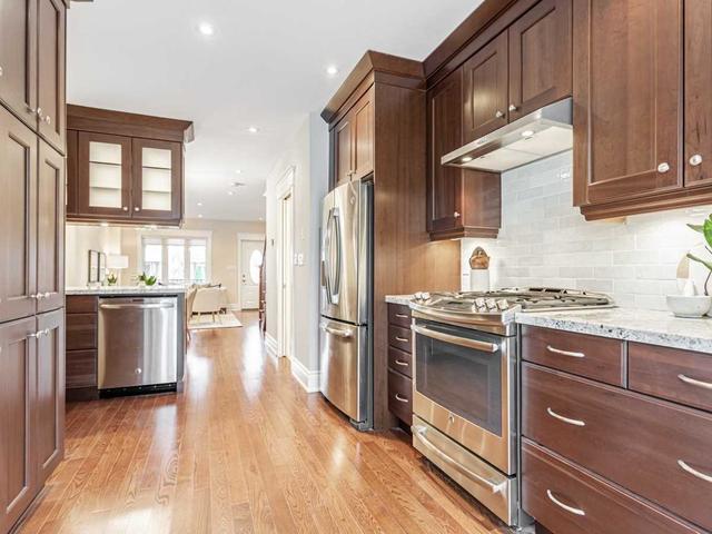 18 Taunton Rd, House semidetached with 2 bedrooms, 2 bathrooms and 1 parking in Toronto ON | Image 8