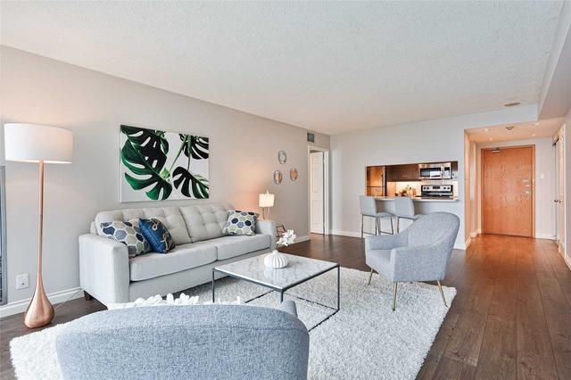 1306 - 99 Harbour Sq, Condo with 1 bedrooms, 1 bathrooms and 1 parking in Toronto ON | Image 25