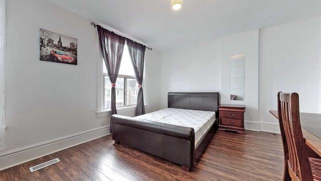552 Lansdowne Ave, House detached with 7 bedrooms, 4 bathrooms and 2 parking in Toronto ON | Image 34