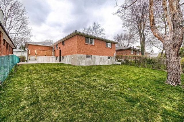 1204 Conyers Cres, House detached with 3 bedrooms, 1 bathrooms and 4 parking in Mississauga ON | Image 11