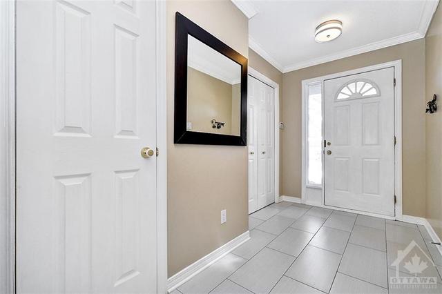 78 Westpointe Crescent, Townhouse with 3 bedrooms, 3 bathrooms and 2 parking in Ottawa ON | Image 3