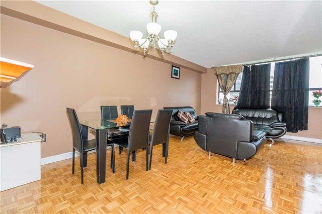 1002 - 4 Lisa St, Condo with 2 bedrooms, 1 bathrooms and 1 parking in Brampton ON | Image 8
