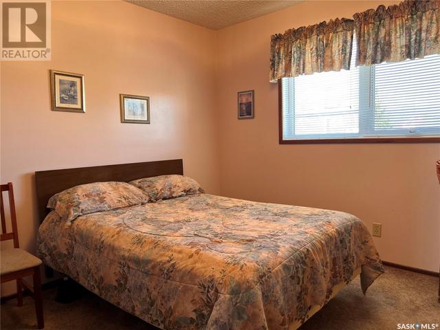 605 1st Avenue, House detached with 3 bedrooms, 2 bathrooms and null parking in Raymore SK | Image 14