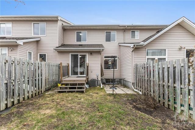 21 Milner Downs Crescent, Townhouse with 3 bedrooms, 3 bathrooms and 3 parking in Ottawa ON | Image 25