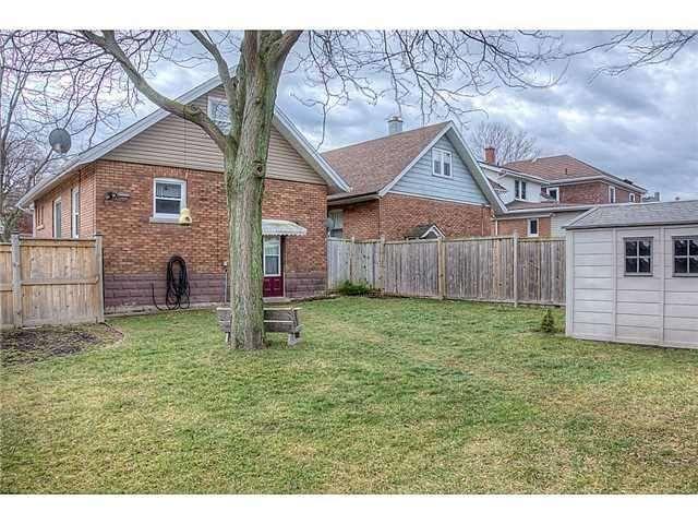 5033 Willmott St, House detached with 3 bedrooms, 2 bathrooms and 2 parking in Niagara Falls ON | Image 4