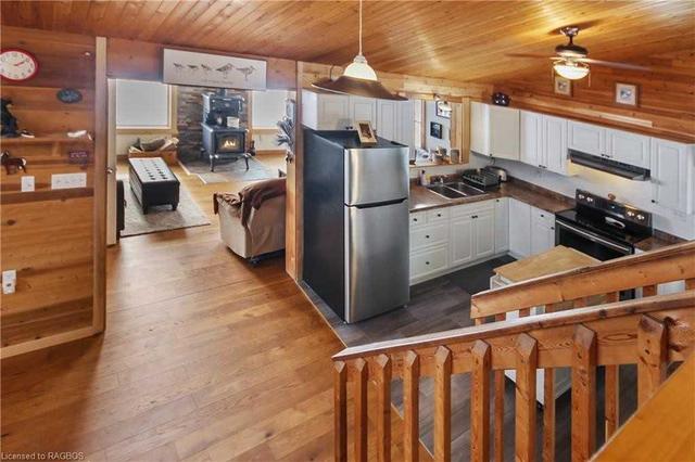 240 Little Pike Bay, House detached with 3 bedrooms, 2 bathrooms and 5 parking in Northern Bruce Peninsula ON | Image 16