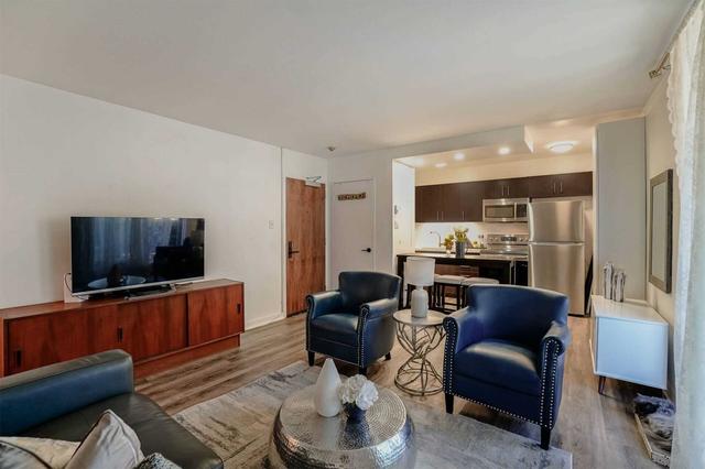 501 - 1145 Logan Ave, Condo with 2 bedrooms, 1 bathrooms and 1 parking in Toronto ON | Image 2