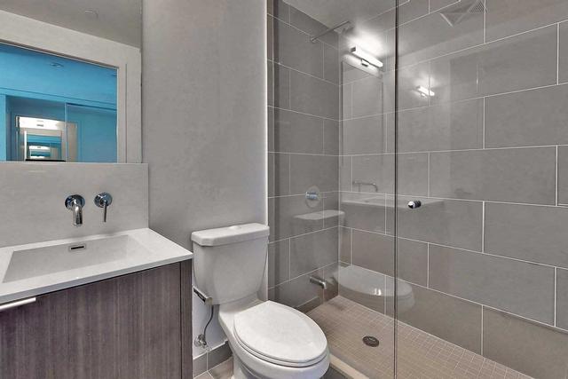 3910 - 88 Harbour St, Condo with 3 bedrooms, 2 bathrooms and 1 parking in Toronto ON | Image 8