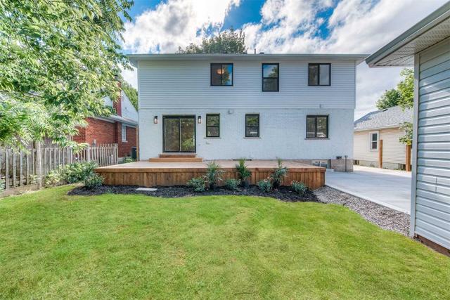 146 Oxford St, House detached with 3 bedrooms, 3 bathrooms and 5 parking in Kitchener ON | Image 31