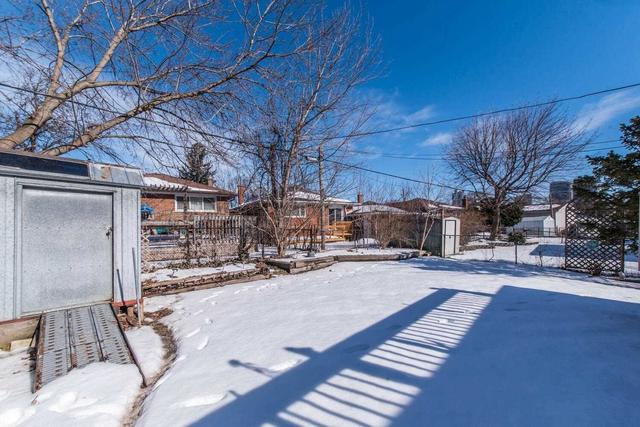 30 Allanford Rd, House detached with 3 bedrooms, 2 bathrooms and 3 parking in Toronto ON | Image 9