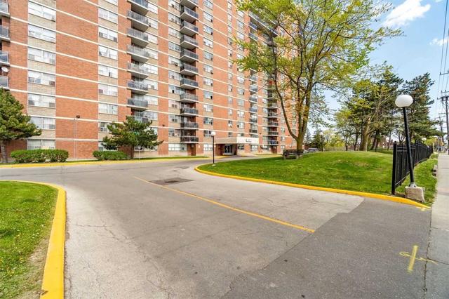 1703 - 2645 Kipling Ave, Condo with 2 bedrooms, 2 bathrooms and 2 parking in Toronto ON | Image 12
