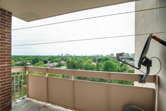 812 - 205 Hilda Ave, Condo with 2 bedrooms, 2 bathrooms and 1 parking in Toronto ON | Image 6