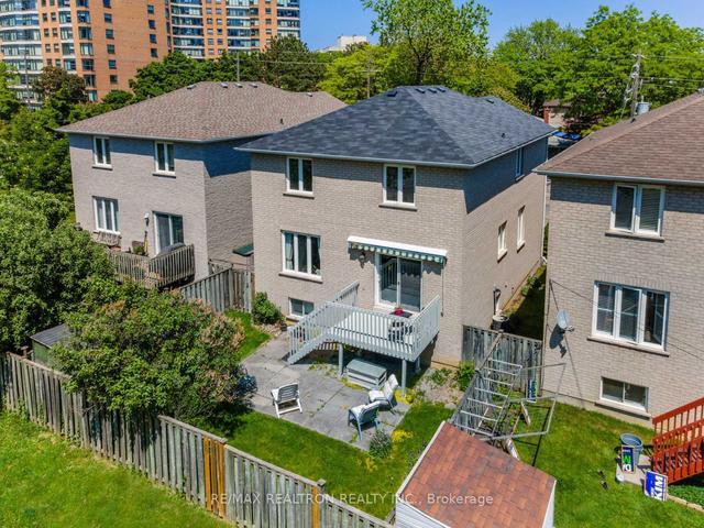 480 Kenneth Ave, House detached with 4 bedrooms, 4 bathrooms and 4 parking in Toronto ON | Image 31