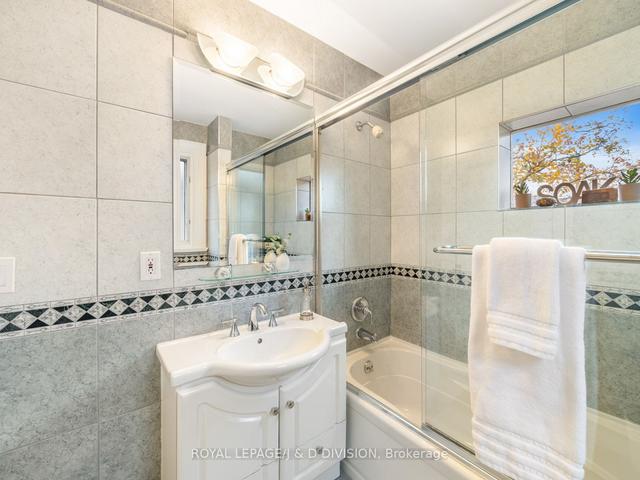 349 Castlefield Ave, House detached with 4 bedrooms, 3 bathrooms and 2 parking in Toronto ON | Image 17