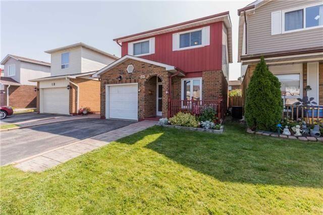 Upper - 33 Lindridge Ave, House detached with 3 bedrooms, 2 bathrooms and 1 parking in Brampton ON | Image 1
