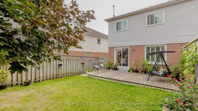 43 Creekwood Cres, House attached with 4 bedrooms, 3 bathrooms and 3 parking in Whitby ON | Image 33