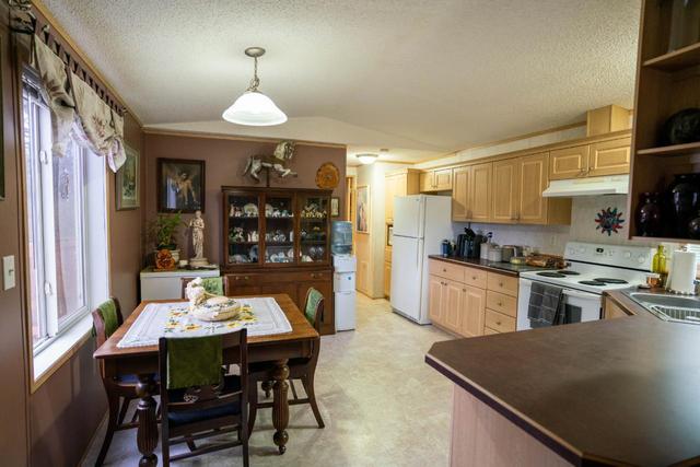 31 - 8470 Caithness Road, Home with 2 bedrooms, 2 bathrooms and null parking in East Kootenay B BC | Image 9