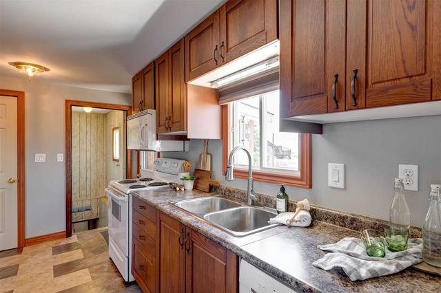 4 Golden Mile Rd, Home with 4 bedrooms, 3 bathrooms and 10 parking in Kawartha Lakes ON | Image 2