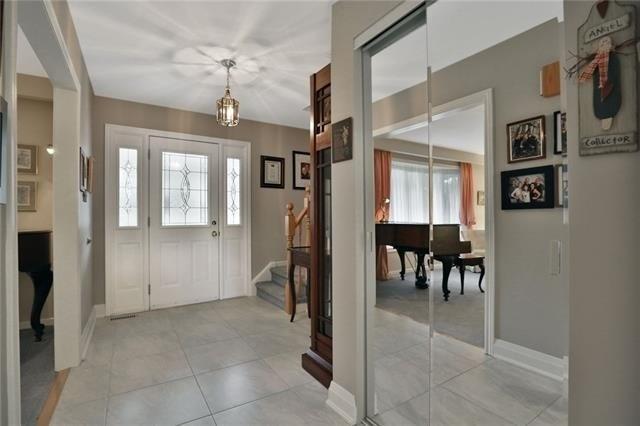 239 Sunray Rd, House detached with 4 bedrooms, 4 bathrooms and 4 parking in Oakville ON | Image 3