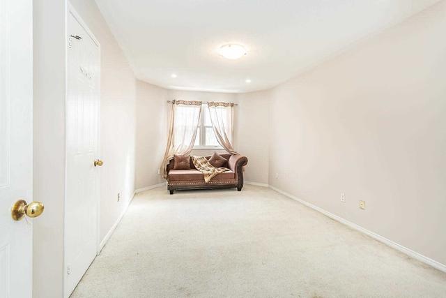 81 Wickstead Crt, Condo with 3 bedrooms, 3 bathrooms and 2 parking in Brampton ON | Image 9