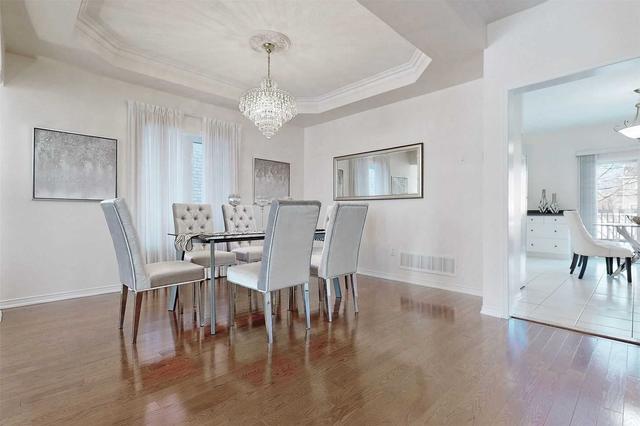 6 Wayside Ave, House detached with 5 bedrooms, 4 bathrooms and 6 parking in Richmond Hill ON | Image 2