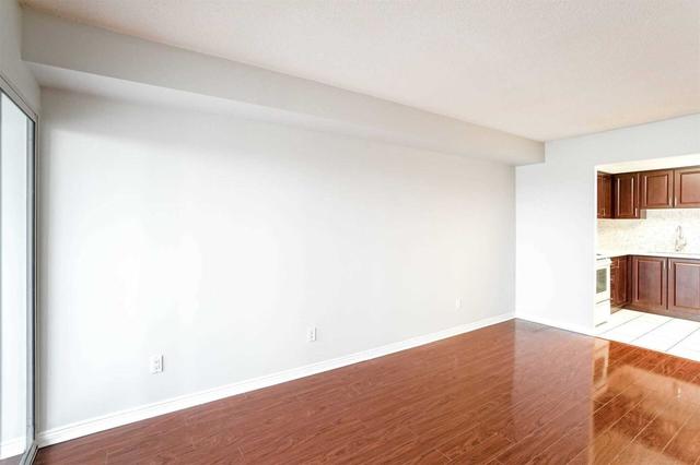 1213 - 135 Hillcrest Ave, Condo with 2 bedrooms, 2 bathrooms and 1 parking in Mississauga ON | Image 2