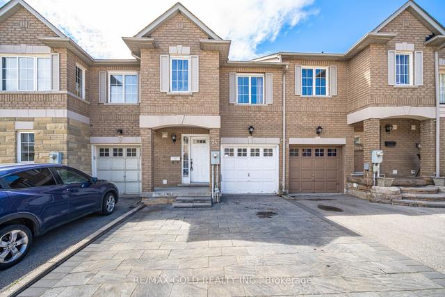 24 Norman Wesley Way, Townhouse with 3 bedrooms, 4 bathrooms and 3 parking in Toronto ON | Image 1