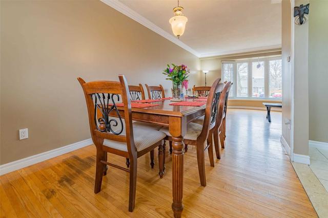 30 Flowertown Ave, House detached with 3 bedrooms, 2 bathrooms and 5 parking in Brampton ON | Image 37
