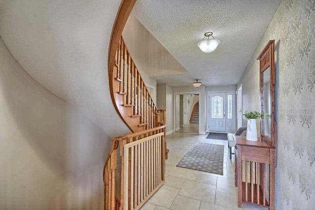 195 Kensit Ave, House detached with 4 bedrooms, 3 bathrooms and 6 parking in Newmarket ON | Image 20