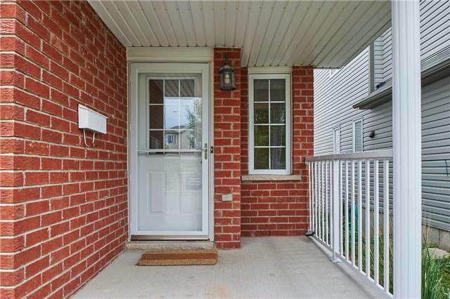 684 Wild Ginger Ave, House detached with 4 bedrooms, 3 bathrooms and 2 parking in Waterloo ON | Image 2