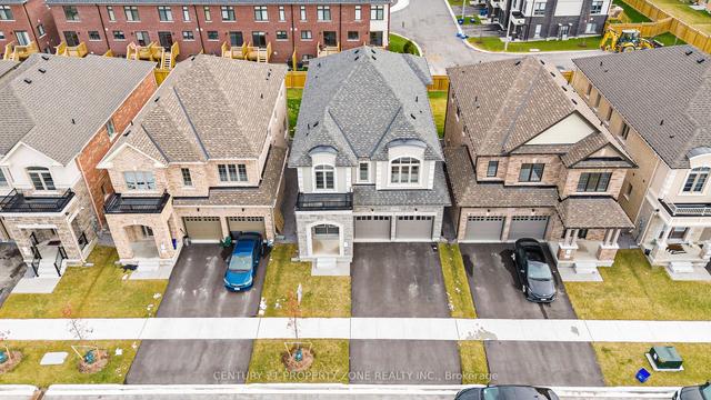 1295 Apollo St, House detached with 4 bedrooms, 4 bathrooms and 4 parking in Oshawa ON | Image 32
