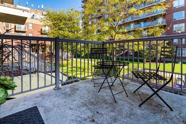 220 - 11 Ruttan St, Townhouse with 2 bedrooms, 2 bathrooms and 1 parking in Toronto ON | Image 11