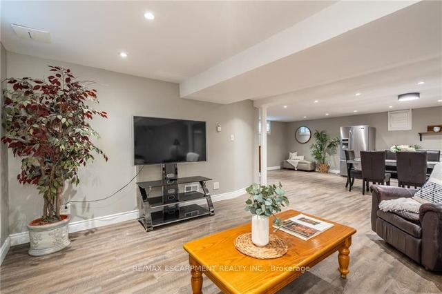 237 Parkdale Ave S, House detached with 3 bedrooms, 2 bathrooms and 2 parking in Hamilton ON | Image 24