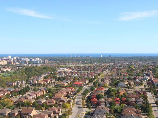 Lph6 - 550 Webb Dr, Condo with 2 bedrooms, 1 bathrooms and 1 parking in Mississauga ON | Image 13