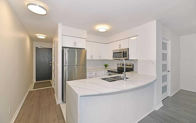 519 - 231 Fort York Blvd, Condo with 2 bedrooms, 2 bathrooms and 0 parking in Toronto ON | Image 6