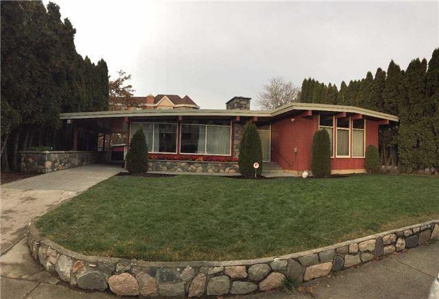 956 Leon Ave, House detached with 3 bedrooms, 2 bathrooms and 3 parking in Kelowna BC | Image 1