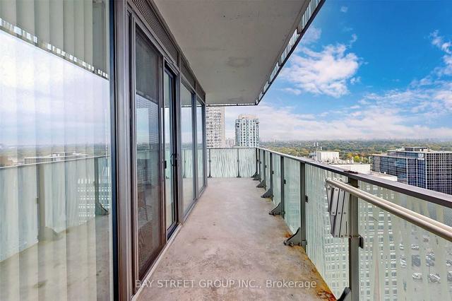 2409 - 42 Charles St, Condo with 2 bedrooms, 1 bathrooms and 0 parking in Toronto ON | Image 8