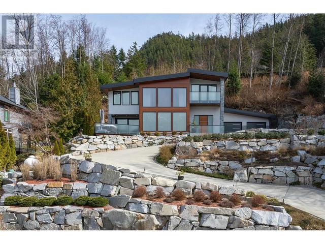 315 Furry Creek Drive, House detached with 3 bedrooms, 4 bathrooms and 5 parking in Squamish Lillooet D BC | Image 35