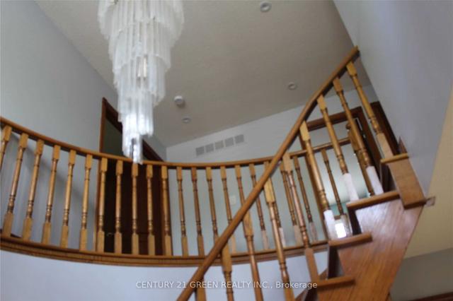 563 Lombardy Ave, House detached with 4 bedrooms, 3 bathrooms and 3 parking in Oshawa ON | Image 25