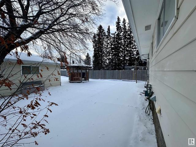 4809 52 St, House detached with 4 bedrooms, 2 bathrooms and null parking in Glendon AB | Image 21