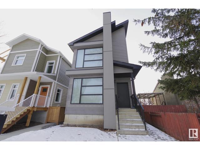 9807 67 Av Nw, House detached with 5 bedrooms, 4 bathrooms and null parking in Edmonton AB | Image 2