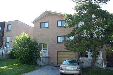 th05 - 15 Derrydown Rd, Townhouse with 3 bedrooms, 2 bathrooms and 3 parking in Toronto ON | Image 1