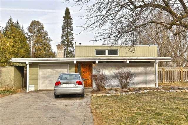 317 Gardenview Dr, House detached with 3 bedrooms, 1 bathrooms and 5 parking in Burlington ON | Image 1
