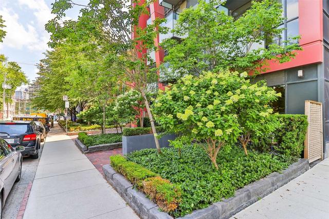 111 - 560 Front St W, Townhouse with 1 bedrooms, 2 bathrooms and 2 parking in Toronto ON | Image 12