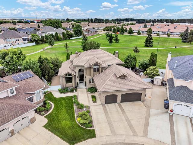 33 Park Meadows Court Se, House detached with 6 bedrooms, 3 bathrooms and 6 parking in Medicine Hat AB | Image 1