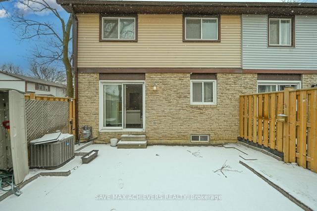 17 - 45 Hansen Rd N, Townhouse with 4 bedrooms, 2 bathrooms and 2 parking in Brampton ON | Image 33