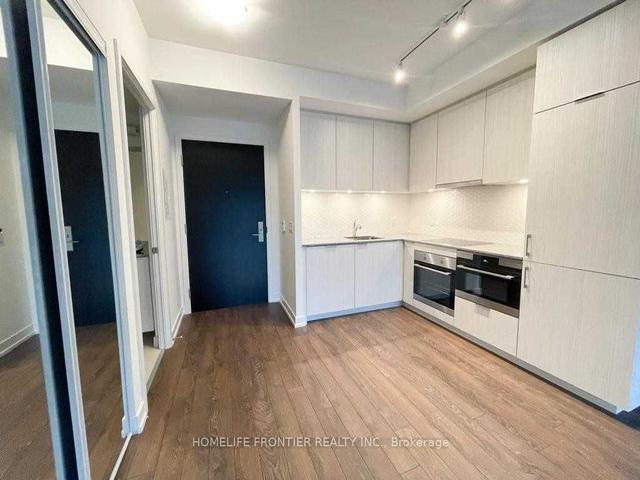 411 - 158 Front St E, Condo with 1 bedrooms, 1 bathrooms and 0 parking in Toronto ON | Image 1