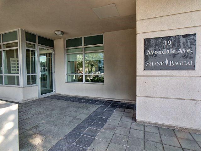 Lph 2 - 19 Avondale Ave, Condo with 0 bedrooms, 1 bathrooms and 1 parking in Toronto ON | Image 3