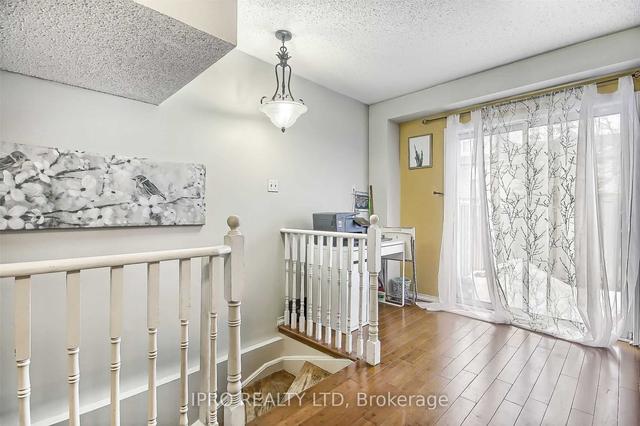 39 Spadina Rd, Townhouse with 4 bedrooms, 3 bathrooms and 2 parking in Brampton ON | Image 28