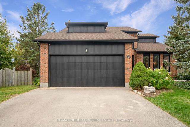 90 Hilldale Cres, House detached with 3 bedrooms, 4 bathrooms and 6 parking in Guelph ON | Image 1